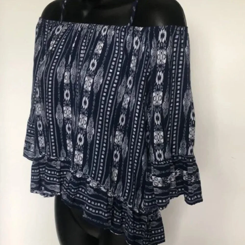 Foreever 21 Cold Shoulder Top Size Small - Picture 3 of 5